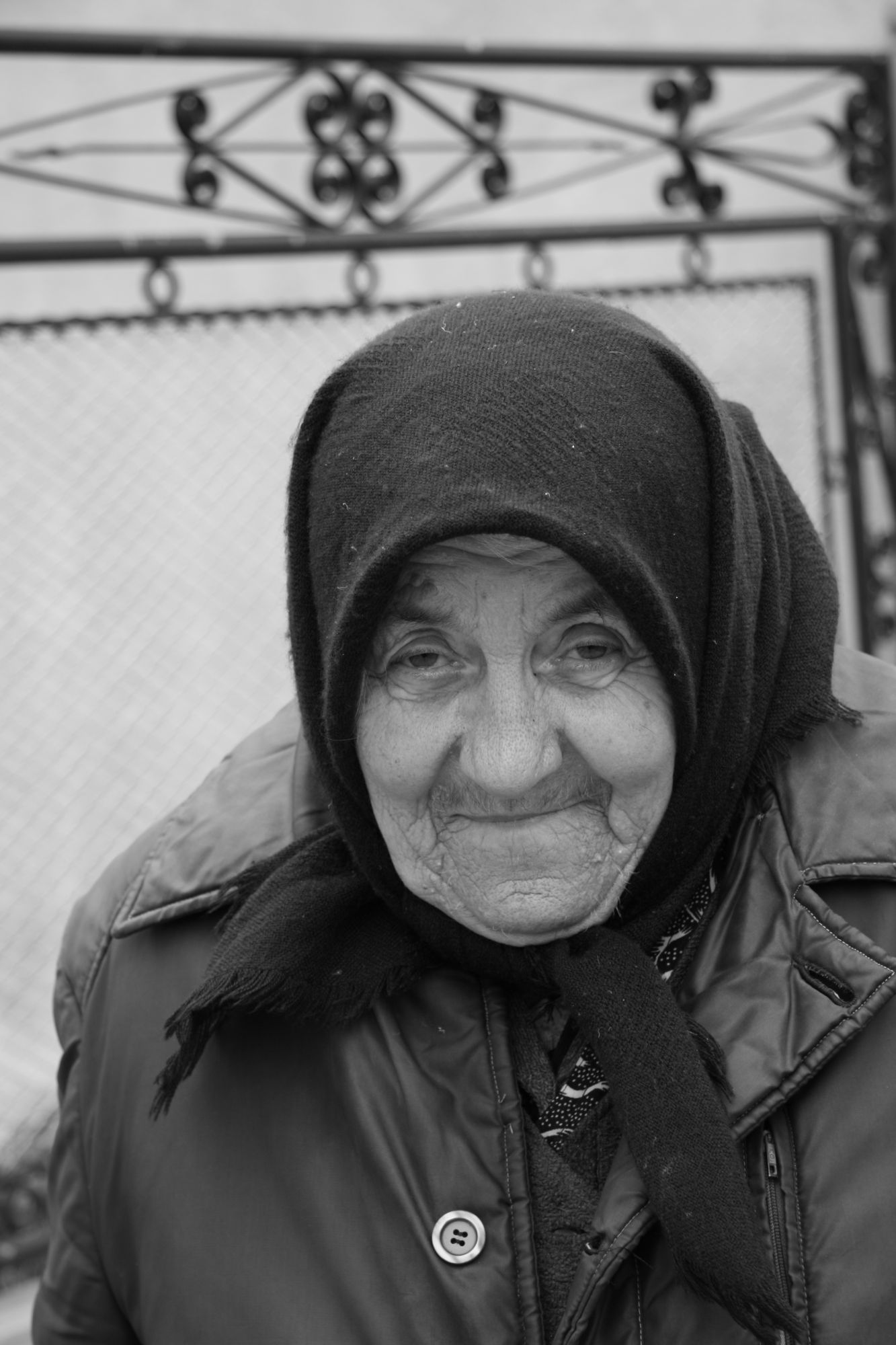 Black and white photo from the streets of Romanian villages